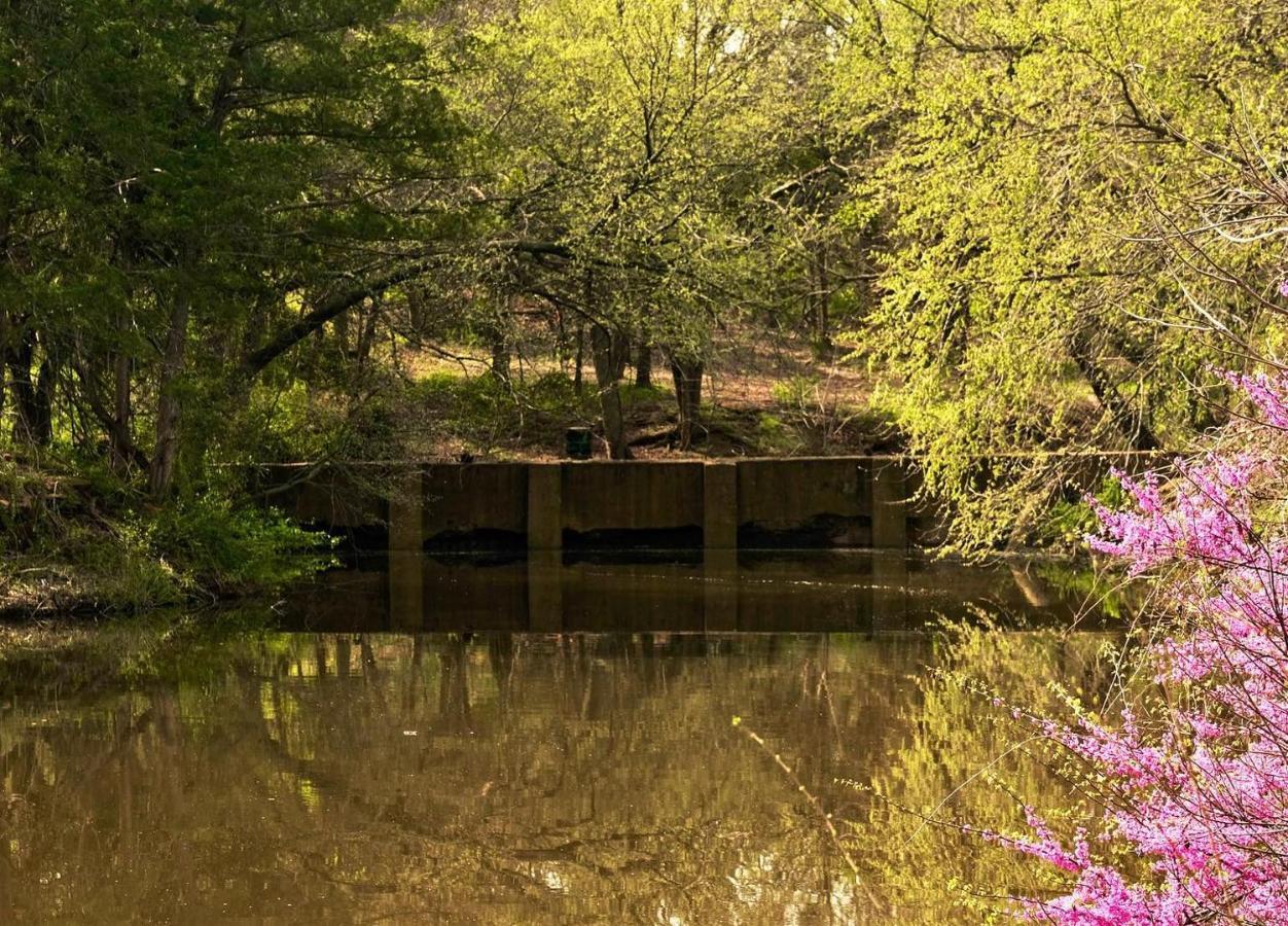 أوكلاهوما سيتي The Monastery At Forest Lake المظهر الخارجي الصورة