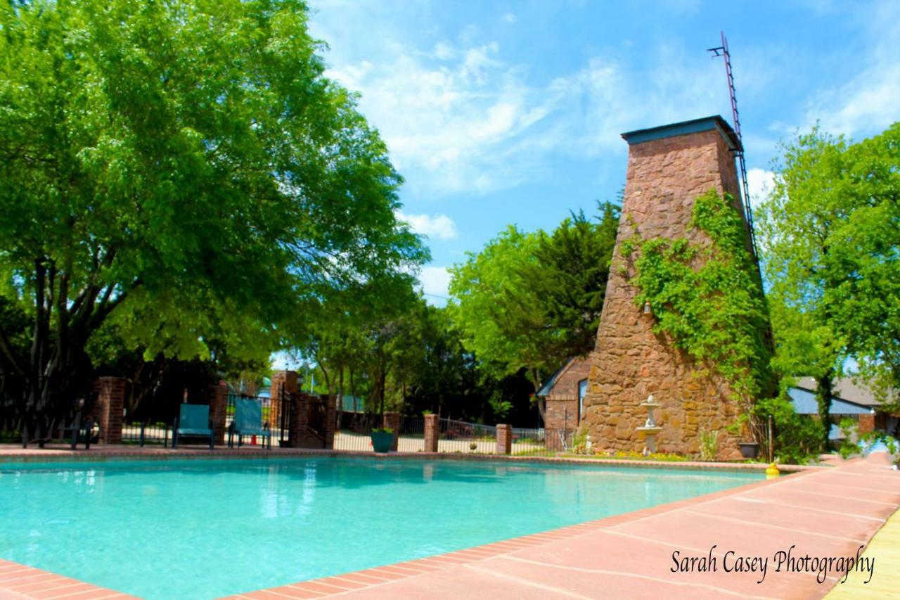 أوكلاهوما سيتي The Monastery At Forest Lake المظهر الخارجي الصورة